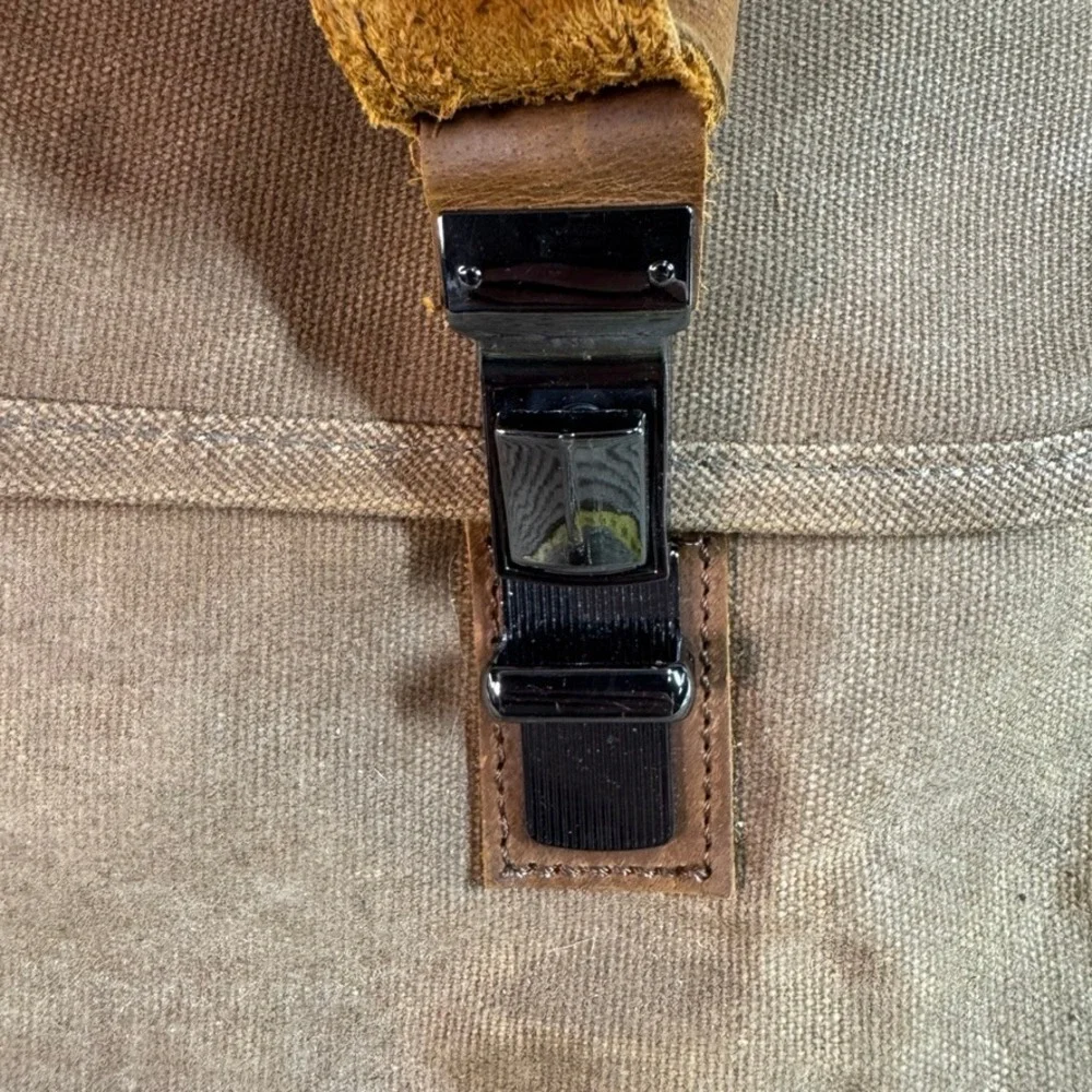 N/A rugged messenger